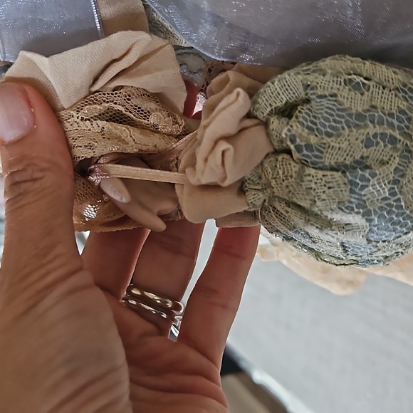 Collectable Doll - Picture 14 of 14